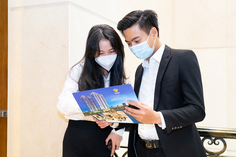 Hơn 250 chuyên viên tư vấn tham dự chương trình