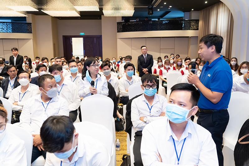 Phần hỏi đáp diễn ra trong không khí sôi nổi